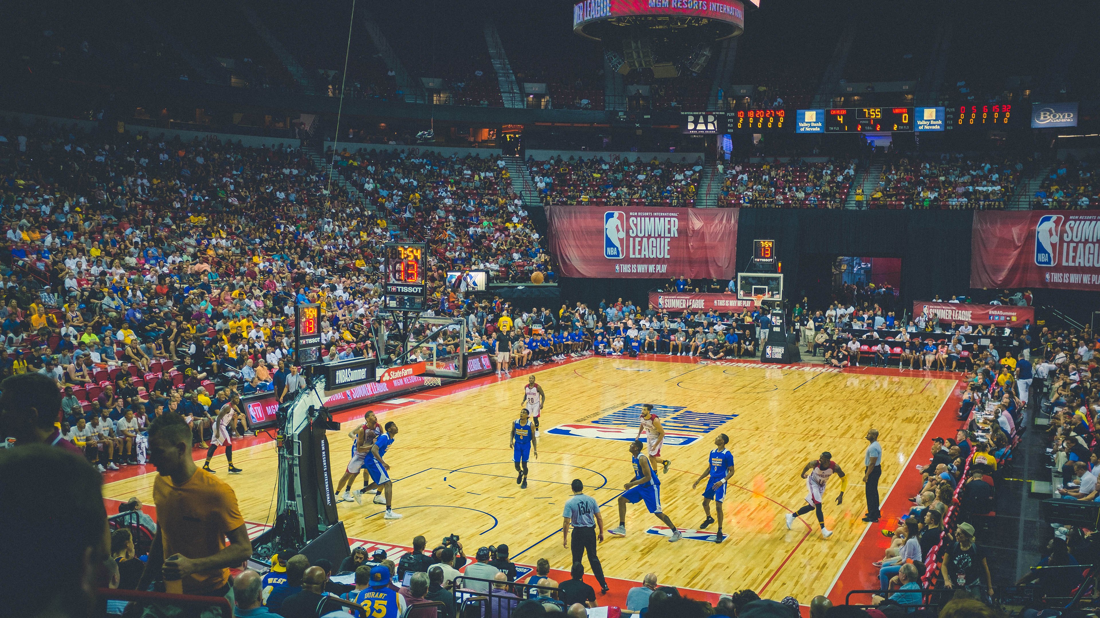 开云体育在线-简：全黑队边锋位置的核心人物，突破能力无可匹敌